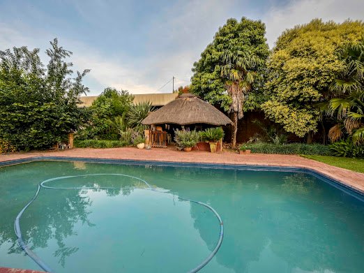 5 Bedroom Property for Sale in Langenhovenpark Free State
